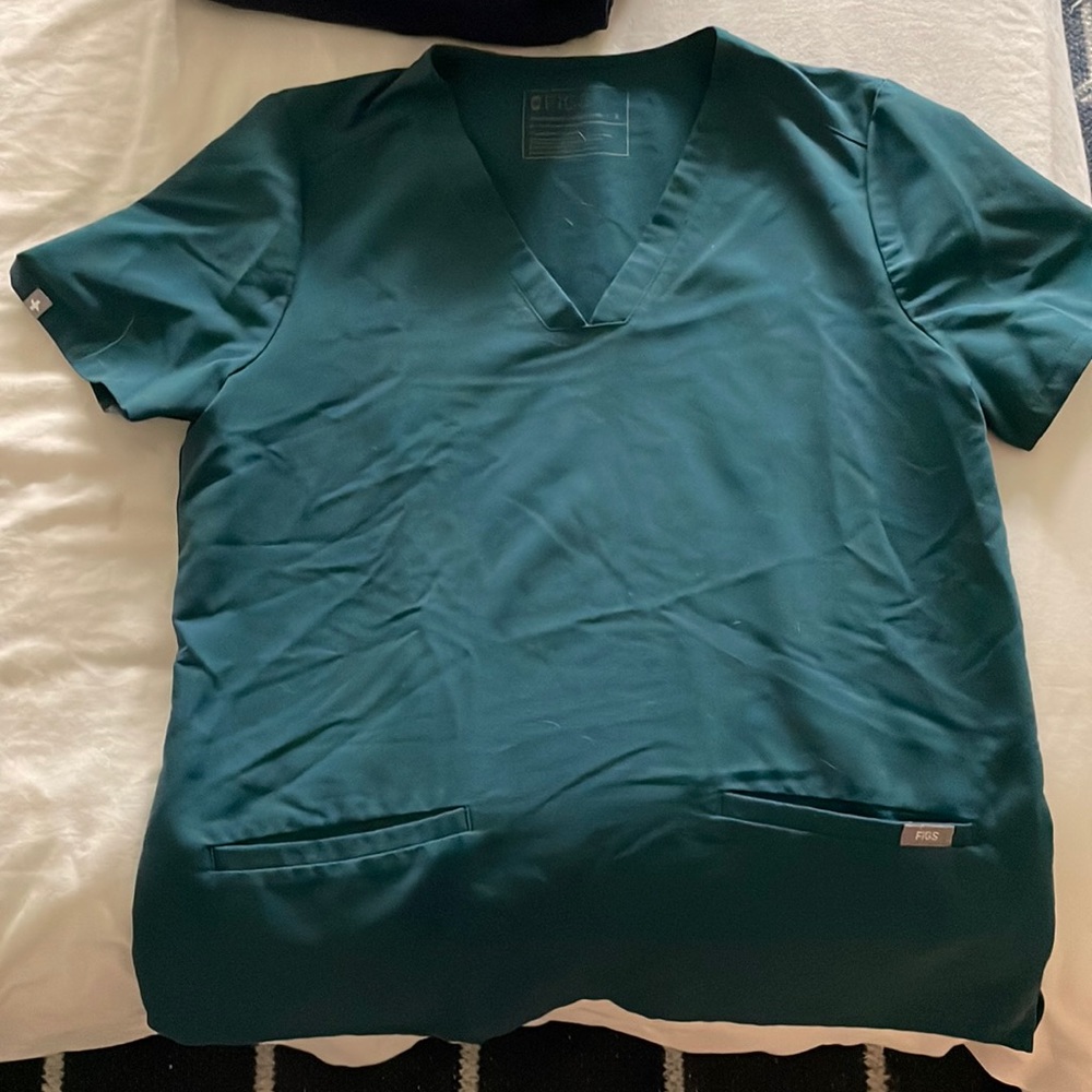 FIGS scrub top